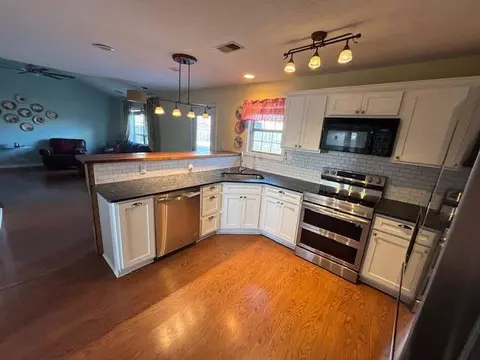 Kitchen - 104 Bronte Pl, Georgetown, KY 40324 photo 4 of 4