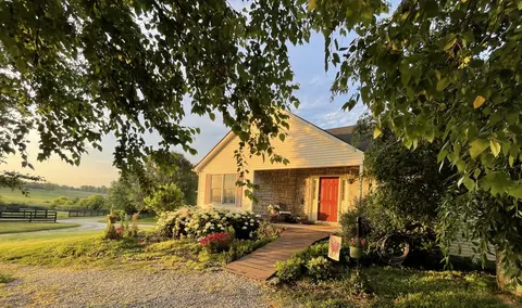 200 Carpenter Pike, Versailles, KY 40383