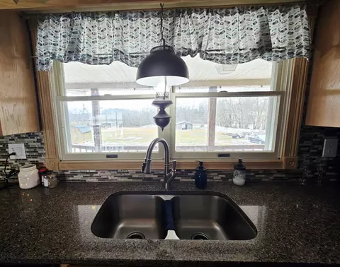 Kitchen - 3125 Old Bull Rd, Eubank, KY 42567 photo 1 of 3