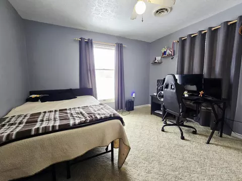 Bedroom - 3125 Old Bull Rd, Eubank, KY 42567 photo 3 of 10