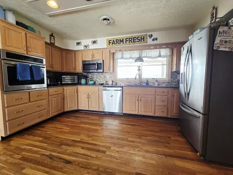 Kitchen - 3125 Old Bull Rd, Eubank, KY 42567 photo 3 of 3