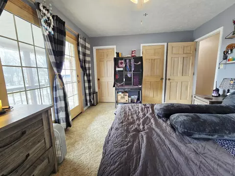 Bedroom - 3125 Old Bull Rd, Eubank, KY 42567 photo 2 of 10