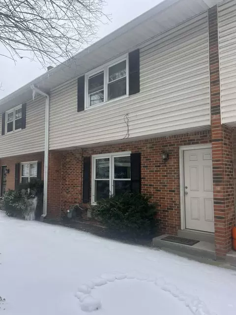 3142 Kirklevington Dr, Lexington, KY 40517