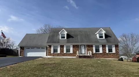 514 Scenic Dr, Harrodsburg, KY 40330