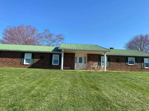 979 Walnut Grove School Rd, Waynesburg, KY 40489