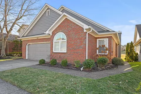 648 Andover Village Pl, Lexington, KY 40509