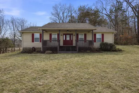 201 Shawnee Dr, Irvine, KY 40336