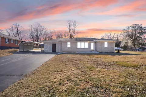 1007 Greensburg St, Columbia, KY 42728