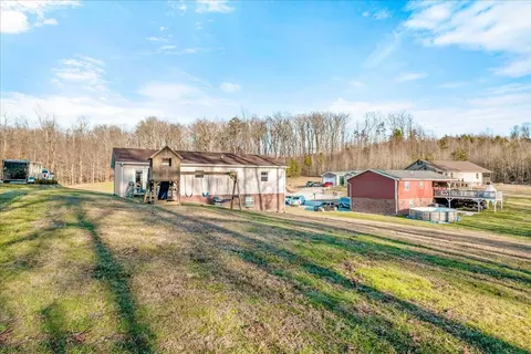 Exterior - 332 Hickory Ridge Dr, Corbin, KY 40701 photo 7 of 9