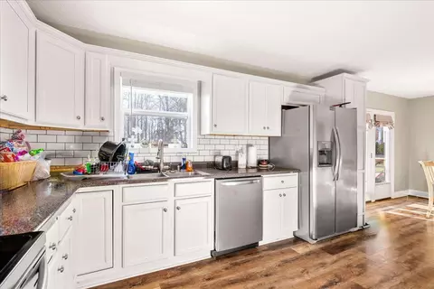 Kitchen - 332 Hickory Ridge Dr, Corbin, KY 40701 photo 1 of 4