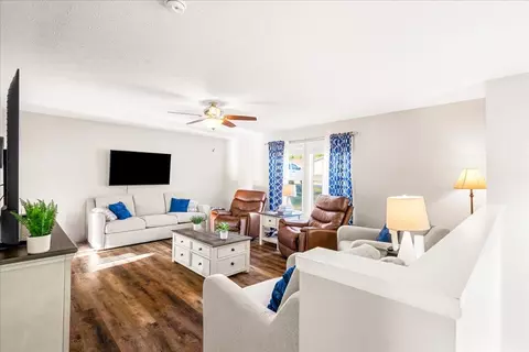 Living - 332 Hickory Ridge Dr, Corbin, KY 40701 photo 1 of 5