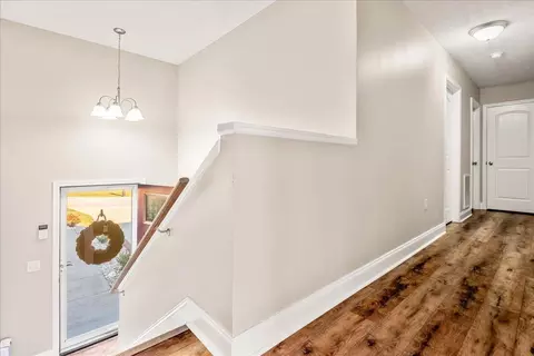 Entry Way - 332 Hickory Ridge Dr, Corbin, KY 40701 photo 2 of 6