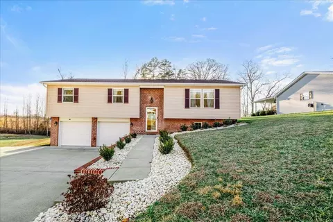 Exterior - 332 Hickory Ridge Dr, Corbin, KY 40701 photo 8 of 9