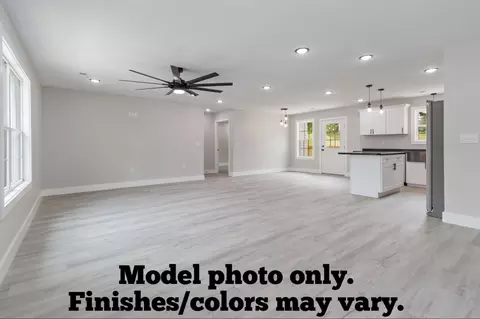 Living - 53 Hutton Ln, Corbin, KY 40701 photo 2 of 3