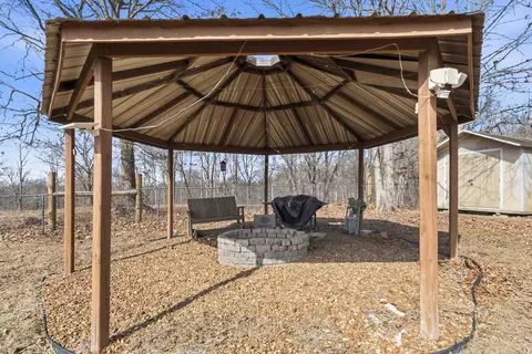 Exterior - 824 Walnut Rd, Lily, KY 40740 photo 10 of 12