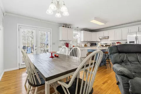 Dining - 824 Walnut Rd, Lily, KY 40740 photo 1 of 2