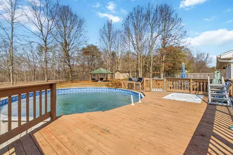 Exterior - 824 Walnut Rd, Lily, KY 40740 photo 6 of 12