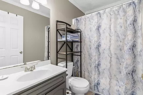 Bath - 824 Walnut Rd, Lily, KY 40740 photo 2 of 2