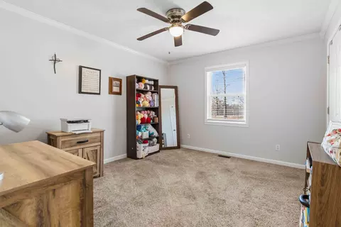 Bedroom - 824 Walnut Rd, Lily, KY 40740 photo 3 of 3