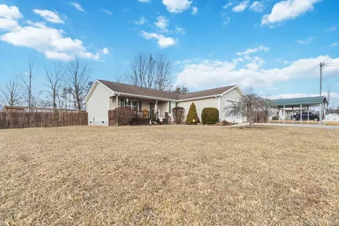 824 Walnut Rd, Lily, KY 40740