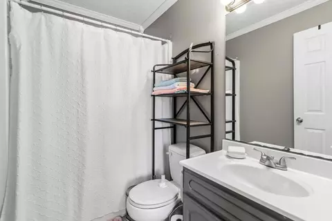 Bath - 824 Walnut Rd, Lily, KY 40740 photo 1 of 2