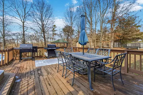 Exterior - 824 Walnut Rd, Lily, KY 40740 photo 4 of 12