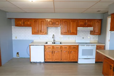Kitchen - 218 Mangold Dr, Nancy, KY 42544 photo 3 of 4