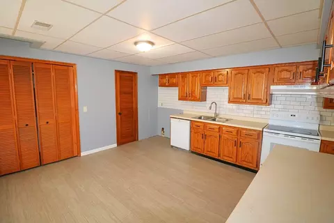 Kitchen - 218 Mangold Dr, Nancy, KY 42544 photo 2 of 4