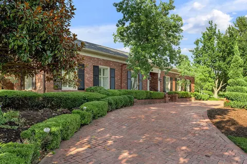 1401 Pendennis Cir, Lexington, KY 40502
