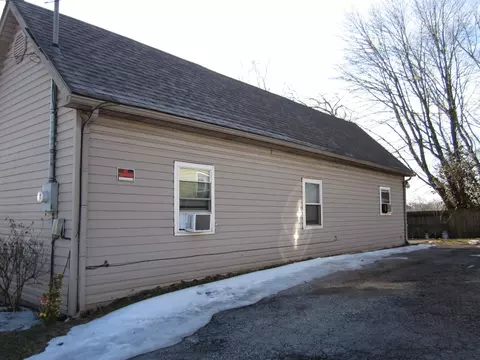 Exterior - 220 E Washington St, Winchester, KY 40391 photo 2 of 4