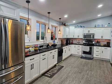 Kitchen - 21 Ashley Dr, Liberty, KY 42539 photo 2 of 2
