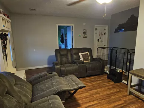 Living - 21 Ashley Dr, Liberty, KY 42539 photo 1 of 1