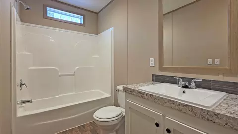 Bath - 2523 Exeter Ave, Middlesboro, KY 40965 photo 1 of 5