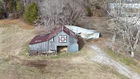 4647 Grider Hill Dock Rd, Albany, KY 42602