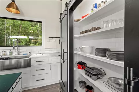 Kitchen - 772 Chestnut Log Branch Rd, Campton, KY 41301 photo 4 of 8