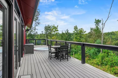 Exterior - 772 Chestnut Log Branch Rd, Campton, KY 41301 photo 6 of 10