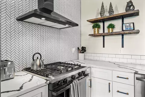 Kitchen - 772 Chestnut Log Branch Rd, Campton, KY 41301 photo 6 of 8