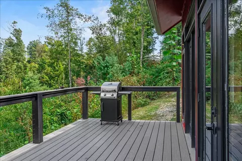 Exterior - 772 Chestnut Log Branch Rd, Campton, KY 41301 photo 5 of 10