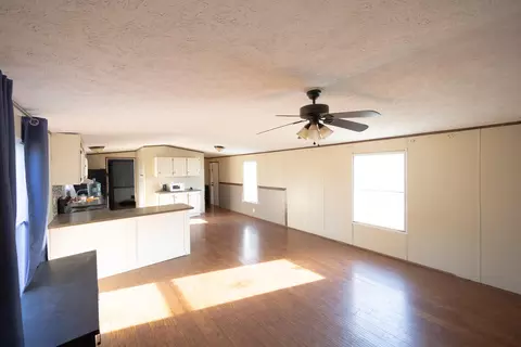 Living - 843 Campbell Rd, Corbin, KY 40701 photo 1 of 3