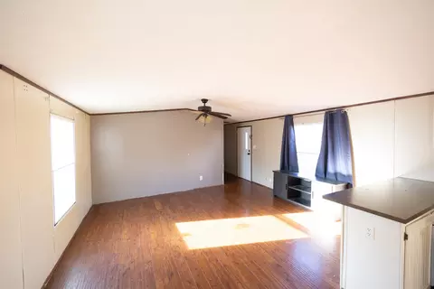 Living - 843 Campbell Rd, Corbin, KY 40701 photo 2 of 3