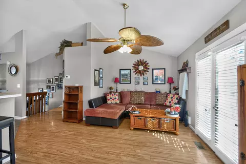 402 Platt Dr, Nicholasville, KY 40356