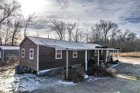 6835 Levee Rd, Jeffersonville, KY 40337