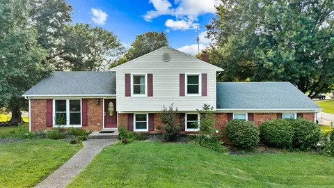 8010 Northern Spy Dr, Louisville, KY 40228