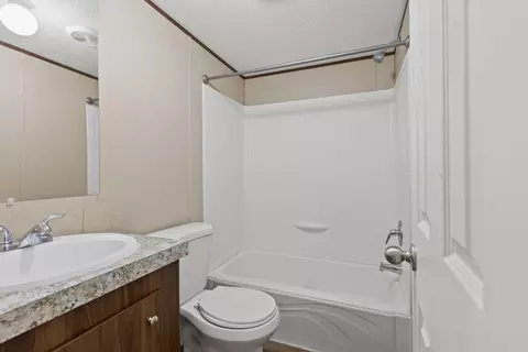 Bath - 1090 Gunnell Rd, Georgetown, KY 40324 photo 1 of 2