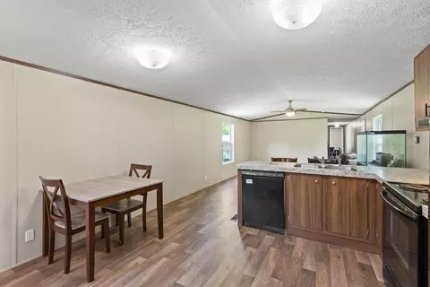 Dining - 1090 Gunnell Rd, Georgetown, KY 40324 photo 1 of 2