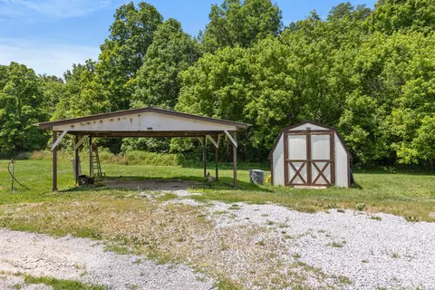 Exterior - 1090 Gunnell Rd, Georgetown, KY 40324 photo 5 of 8