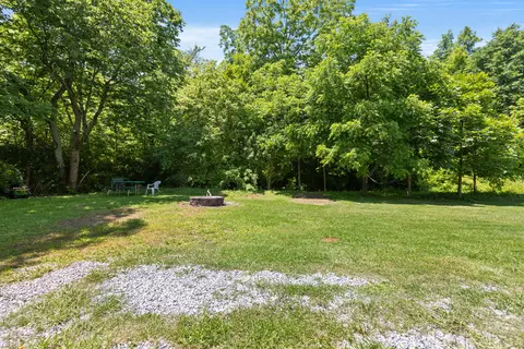 Exterior - 1090 Gunnell Rd, Georgetown, KY 40324 photo 7 of 8