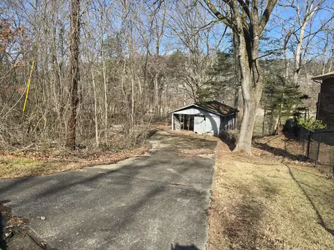 386 E Lakeshore Dr, Burnside, KY 42519 photo 3