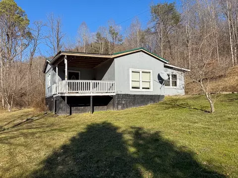 1846 Hatchers Creek Rd, Stanton, KY 40380