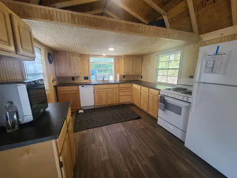 799 Coal Hollow Rd, Manchester, KY 40962